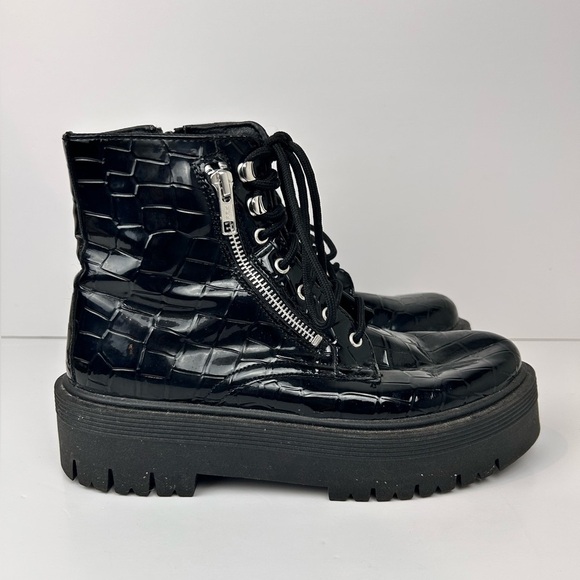 Topshop Wide Fit BROOKE Black Unit combat Boot Size 39 Like NEW Streetwear - Picture 4 of 9
